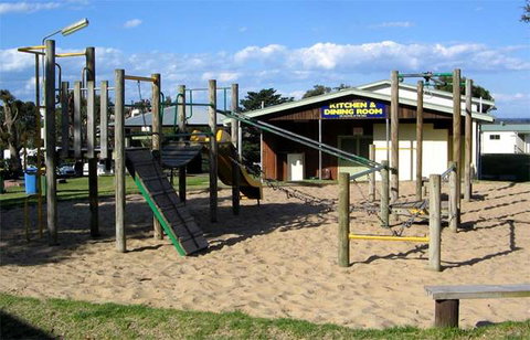 Lake Tyers Camp & Caravan Park - Redcliffe Tourism 4