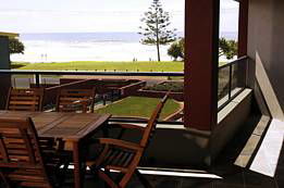 Lennox Holiday Apartments - Redcliffe Tourism 3