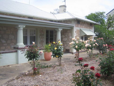MacDonnell House (Naracoorte Cottages) - Redcliffe Tourism 5