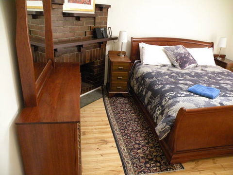 MacDonnell House (Naracoorte Cottages) - Redcliffe Tourism 4