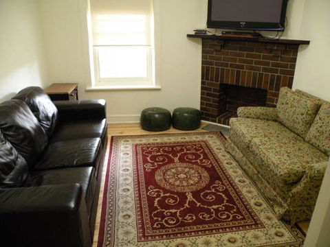 MacDonnell House (Naracoorte Cottages) - Redcliffe Tourism 7