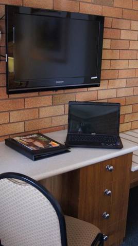 Ningana Motel - Redcliffe Tourism 1