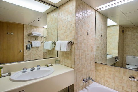 DoubleTree By Hilton Esplanade Darwin - Redcliffe Tourism 12