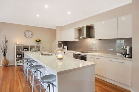 Villa Saachi - Redcliffe Tourism 12