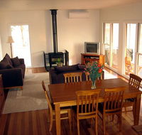 Strath Valley View B and B - Redcliffe Tourism