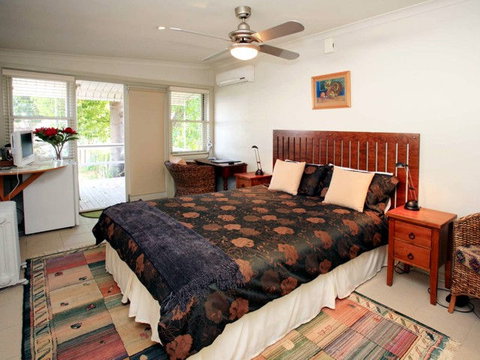 The Bank Guesthouse - Redcliffe Tourism 4