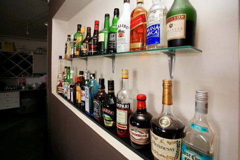 The Bank Guesthouse - Redcliffe Tourism 8