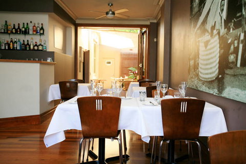 The Bank Guesthouse - Redcliffe Tourism 9