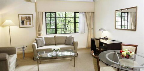 The Hills Lodge Hotel & Spa - Redcliffe Tourism 5