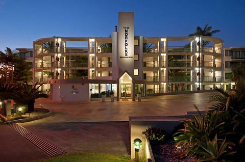 The Norfolks On Moffat Beach - Redcliffe Tourism 1