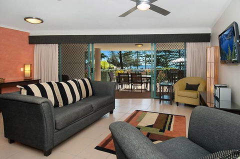 The Norfolks On Moffat Beach - Redcliffe Tourism 4