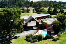 Tooleybuc Club Motor Inn - Redcliffe Tourism 0