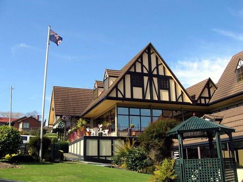 Village Family Motor Inn - Redcliffe Tourism 0
