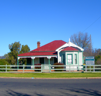 Woodies Cottage - Redcliffe Tourism