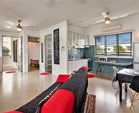 Beachside Tropical Retreat - Redcliffe Tourism 2