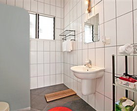 Beachside Tropical Retreat - Redcliffe Tourism 5