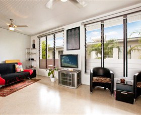 Beachside Tropical Retreat - Redcliffe Tourism 7