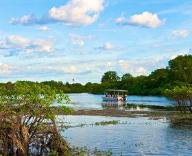 Wildman Wilderness Lodge - Redcliffe Tourism 4