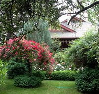 Allan Court Gardens Accommodation - Redcliffe Tourism