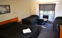 All Settlers Motor Inn - Redcliffe Tourism 1