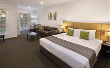 Bolton On The Park - Redcliffe Tourism 1