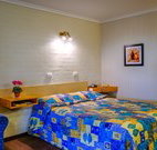Country Roads Motor Inn - Redcliffe Tourism