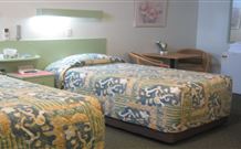 Holbrook Skye Motel - Holbrook - Redcliffe Tourism 1