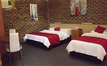 Squatters Homestead Motel - Casino - Redcliffe Tourism 3