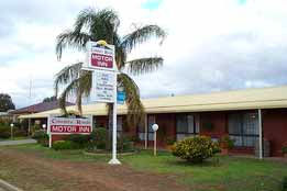 Country Roads Motor Inn - Redcliffe Tourism 0