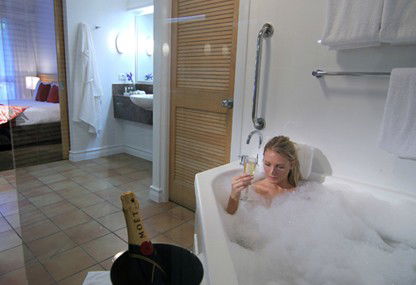 Novotel Twin Waters Resort - Redcliffe Tourism 2