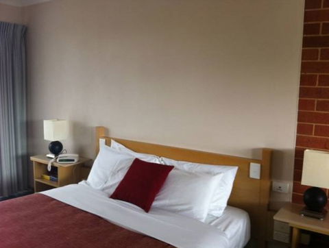Rose Garden Motel - Redcliffe Tourism 0