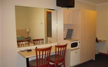 Tudor Inn Motel - Hamilton - Redcliffe Tourism 0