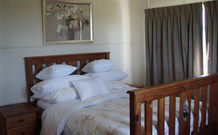 Mudgees Getaway Cottages - Redcliffe Tourism 1