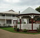California Manor Bed and Breakfast - - Redcliffe Tourism