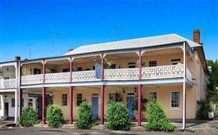 The Globe Inn - Redcliffe Tourism 1
