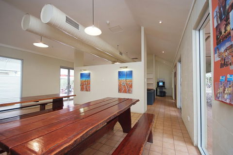 Ayers Rock - Outback Pioneer Lodge - Redcliffe Tourism 6