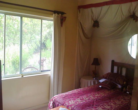 Bush Haven Cottages - Redcliffe Tourism 1