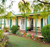 Birdhouse Cottage and Bed and Breakfast - Redcliffe Tourism