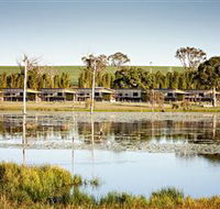 Lake Redbrook Holiday Retreat - Redcliffe Tourism