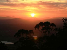 Avocado Sunset Bed And Breakfast - Redcliffe Tourism 1