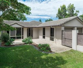 At Theme Park Central Holiday House - Redcliffe Tourism 1