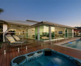 Sanctuary On Water Elite Holiday Home - Redcliffe Tourism 3