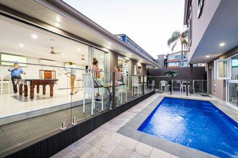 Athena Motel Apartments - Redcliffe Tourism 5