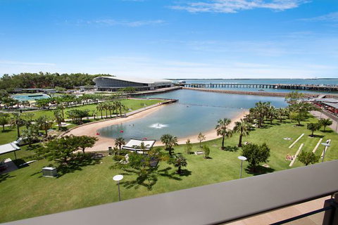 Akuna Waterfront - Redcliffe Tourism 4
