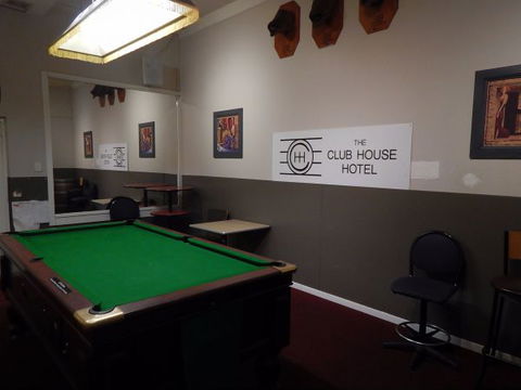 Club House Hotel - Redcliffe Tourism 2