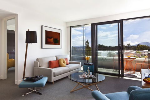 East Hotel + Apartments - Redcliffe Tourism 3