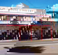 Club House Hotel - Redcliffe Tourism
