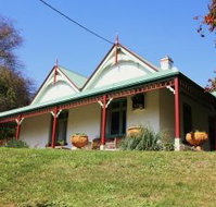 Ravenscroft and The Cottage - Redcliffe Tourism