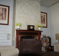 Moonan  Cottage - Redcliffe Tourism
