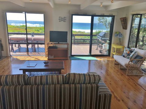 Surfside On Mollymook Beach - Redcliffe Tourism 5